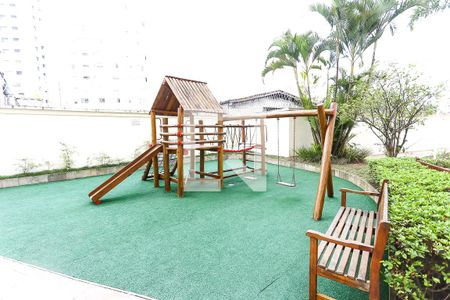 Apartamento para alugar com 129m², 3 quartos e 3 vagas Apartamento para alugar com 129m², 3 quartos e 3 vagasÁrea comum - Playground