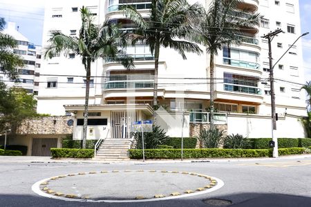 Apartamento para alugar com 129m², 3 quartos e 3 vagas Apartamento para alugar com 129m², 3 quartos e 3 vagasFachada