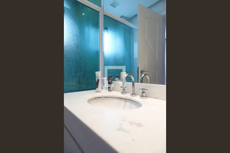 Apartamento à venda com 430m², 4 quartos e 3 vagasBanheiro da suíte 2