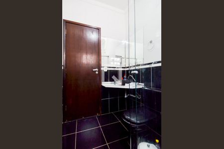 Casa para alugar com 260m², 3 quartos e 6 vagasBanheiro Social 2