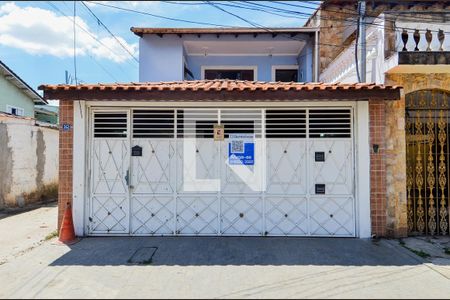 Casa para alugar com 260m², 3 quartos e 6 vagasFachada