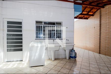 Casa para alugar com 260m², 3 quartos e 6 vagasÁrea de Serviço