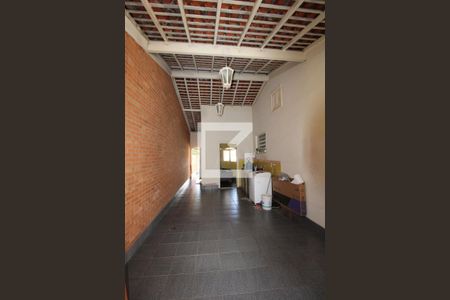 Casa à venda com 300m², 2 quartos e 2 vagasÁrea de Serviço