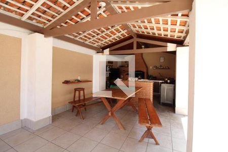 Casa à venda com 300m², 2 quartos e 2 vagas Varanda Gourmet