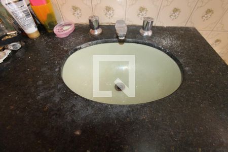 Casa à venda com 300m², 2 quartos e 2 vagasBanheiro do Quarto 1 (suíte)