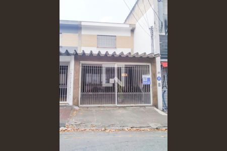 Casa à venda com 190m², 3 quartos e 2 vagas Casa à venda com 190m², 3 quartos e 2 vagasFachada