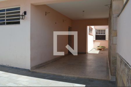 Casa à venda com 220m², 3 quartos e 3 vagasGaragem 