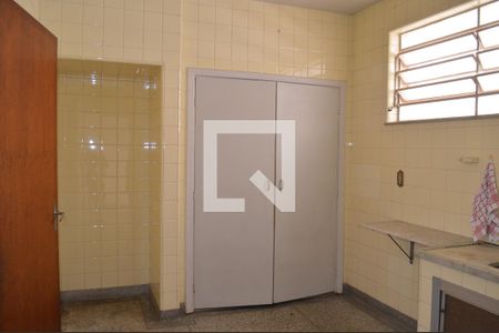 Casa à venda com 220m², 3 quartos e 3 vagasCozinha - Armários