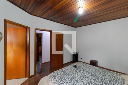 Casa à venda com 350m², 5 quartos e 8 vagas Casa à venda com 350m², 5 quartos e 8 vagasSuíte