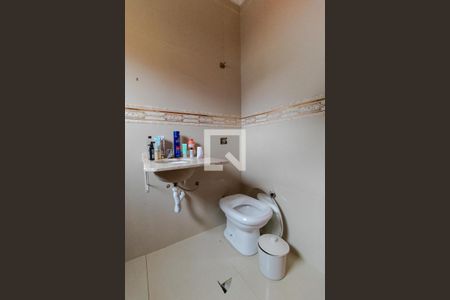 Casa à venda com 350m², 5 quartos e 8 vagas Casa à venda com 350m², 5 quartos e 8 vagasBanheiro da Suíte