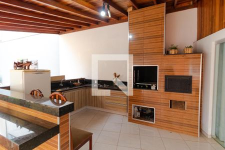 Casa à venda com 350m², 5 quartos e 8 vagas Casa à venda com 350m², 5 quartos e 8 vagasChurrasqueira