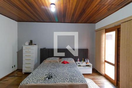 Casa à venda com 350m², 5 quartos e 8 vagas Casa à venda com 350m², 5 quartos e 8 vagasSuíte