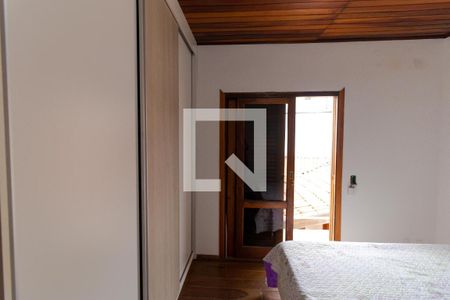 Casa à venda com 350m², 5 quartos e 8 vagas Casa à venda com 350m², 5 quartos e 8 vagasQuarto 02