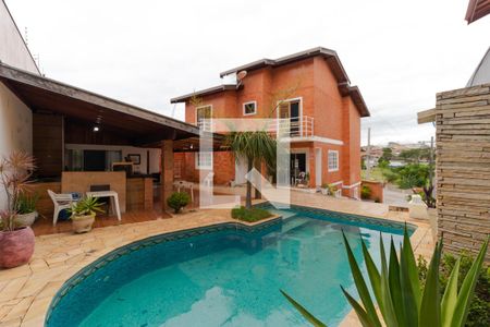 Casa à venda com 350m², 5 quartos e 8 vagas Casa à venda com 350m², 5 quartos e 8 vagasPiscina