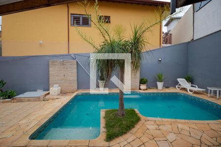 Casa à venda com 350m², 5 quartos e 8 vagas Casa à venda com 350m², 5 quartos e 8 vagasPiscina