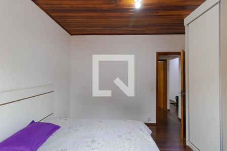 Casa à venda com 350m², 5 quartos e 8 vagas Casa à venda com 350m², 5 quartos e 8 vagasQuarto 02