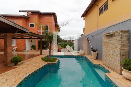 Casa à venda com 350m², 5 quartos e 8 vagas Casa à venda com 350m², 5 quartos e 8 vagasPiscina