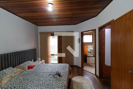 Casa à venda com 350m², 5 quartos e 8 vagas Casa à venda com 350m², 5 quartos e 8 vagasSuíte