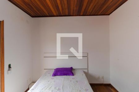 Casa à venda com 350m², 5 quartos e 8 vagas Casa à venda com 350m², 5 quartos e 8 vagasQuarto 02