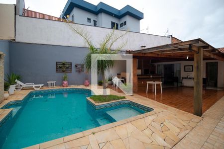 Casa à venda com 350m², 5 quartos e 8 vagas Casa à venda com 350m², 5 quartos e 8 vagasPiscina