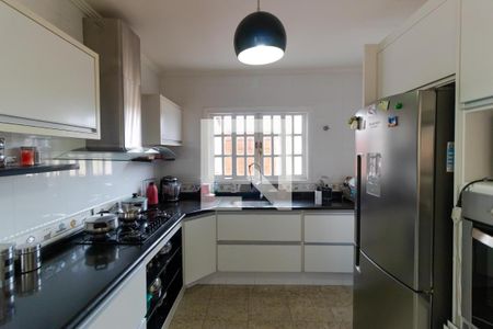 Casa à venda com 350m², 5 quartos e 8 vagas Casa à venda com 350m², 5 quartos e 8 vagasCozinha