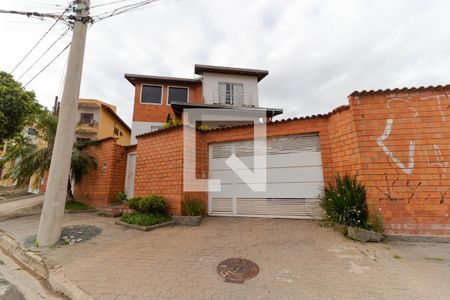 Casa à venda com 350m², 5 quartos e 8 vagas Casa à venda com 350m², 5 quartos e 8 vagasFachada