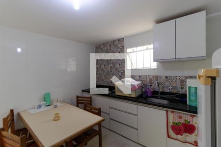 Casa à venda com 350m², 5 quartos e 8 vagas Casa à venda com 350m², 5 quartos e 8 vagasCozinha da Casa 02