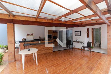 Casa à venda com 350m², 5 quartos e 8 vagas Casa à venda com 350m², 5 quartos e 8 vagasChurrasqueira