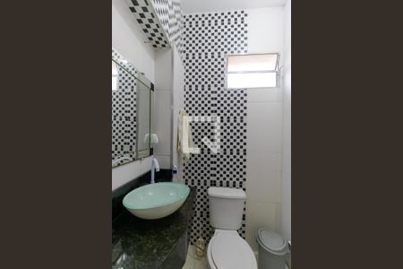 Casa à venda com 350m², 5 quartos e 8 vagas Casa à venda com 350m², 5 quartos e 8 vagasBanheiro da Casa 02