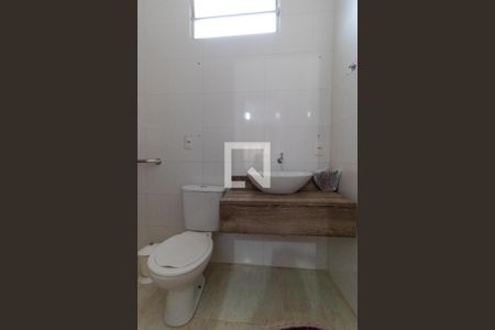 Casa à venda com 350m², 5 quartos e 8 vagas Casa à venda com 350m², 5 quartos e 8 vagasBanheiro da Suíte da Casa 02