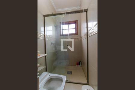 Casa à venda com 350m², 5 quartos e 8 vagas Casa à venda com 350m², 5 quartos e 8 vagasBanheiro 01