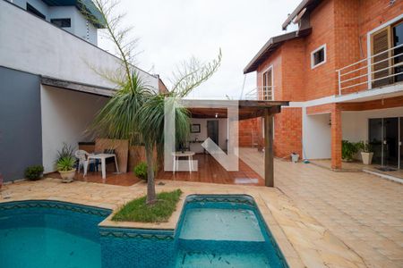 Casa à venda com 350m², 5 quartos e 8 vagas Casa à venda com 350m², 5 quartos e 8 vagasPiscina