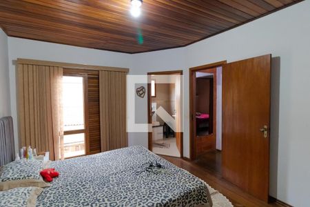 Casa à venda com 350m², 5 quartos e 8 vagas Casa à venda com 350m², 5 quartos e 8 vagasSuíte