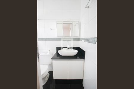 Casa de condomínio à venda com 160m², 3 quartos e 2 vagassuite quarto 3