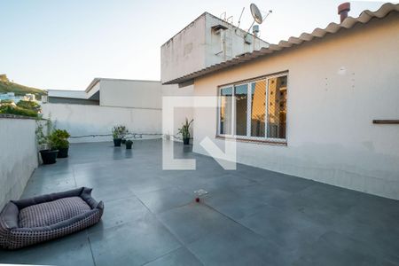 Apartamento à venda com 143m², 2 quartos e 2 vagas Apartamento à venda com 143m², 2 quartos e 2 vagasCobertura