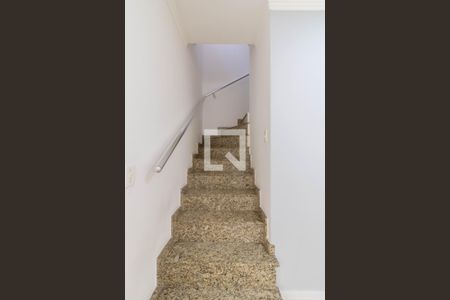 Escada de casa para alugar com 3 quartos, 142m² em Jardim Bom Clima, Guarulhos