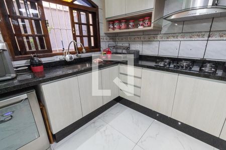 Casa à venda com 250m², 3 quartos e 2 vagasCozinha - Armários