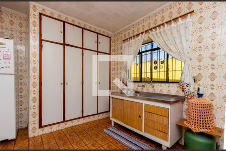 Casa à venda com 330m², 3 quartos e 3 vagas Casa à venda com 330m², 3 quartos e 3 vagasCozinha