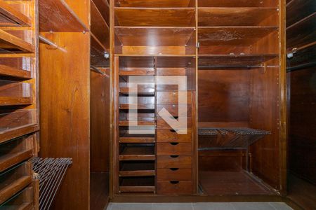 Apartamento à venda com 170m², 3 quartos e 1 vaga Apartamento à venda com 170m², 3 quartos e 1 vagaQuarto Suíte - Closet