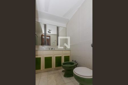 Apartamento à venda com 170m², 3 quartos e 1 vaga Apartamento à venda com 170m², 3 quartos e 1 vagaQuarto Suíte - Banheiro