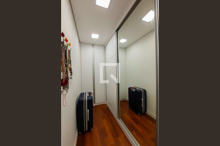Apartamento à venda com 210m², 3 quartos e 4 vagas Apartamento à venda com 210m², 3 quartos e 4 vagasSuíte 2