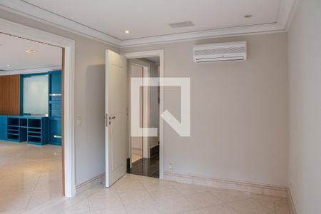 Apartamento à venda com 390m², 7 quartos e 6 vagas Apartamento à venda com 390m², 7 quartos e 6 vagasEscritório