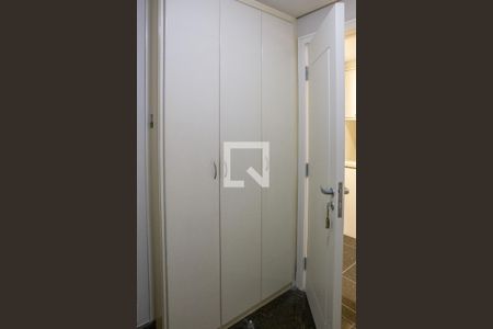 Apartamento à venda com 390m², 7 quartos e 6 vagas Apartamento à venda com 390m², 7 quartos e 6 vagasQuarto de Serviço