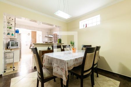 Casa à venda com 200m², 3 quartos e 2 vagas Casa à venda com 200m², 3 quartos e 2 vagasCopa