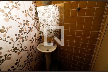 Casa à venda com 172m², 4 quartos e 2 vagas Casa à venda com 172m², 4 quartos e 2 vagasBanheiro