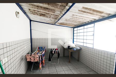 Casa à venda com 172m², 4 quartos e 2 vagas Casa à venda com 172m², 4 quartos e 2 vagasÁrea de Serviço