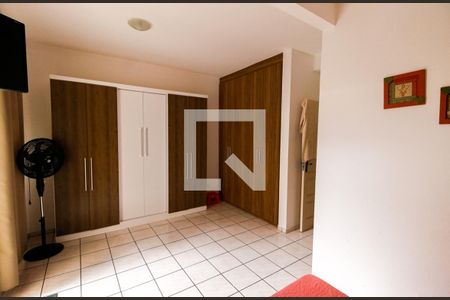 Casa à venda com 172m², 4 quartos e 2 vagas Casa à venda com 172m², 4 quartos e 2 vagasSuite