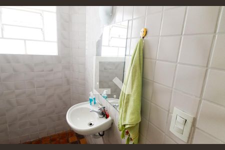 Casa à venda com 172m², 4 quartos e 2 vagas Casa à venda com 172m², 4 quartos e 2 vagasLavabo