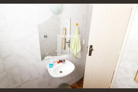 Casa à venda com 172m², 4 quartos e 2 vagas Casa à venda com 172m², 4 quartos e 2 vagasLavabo