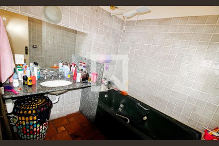 Casa à venda com 172m², 4 quartos e 2 vagas Casa à venda com 172m², 4 quartos e 2 vagasBanheiro da Suíte 1